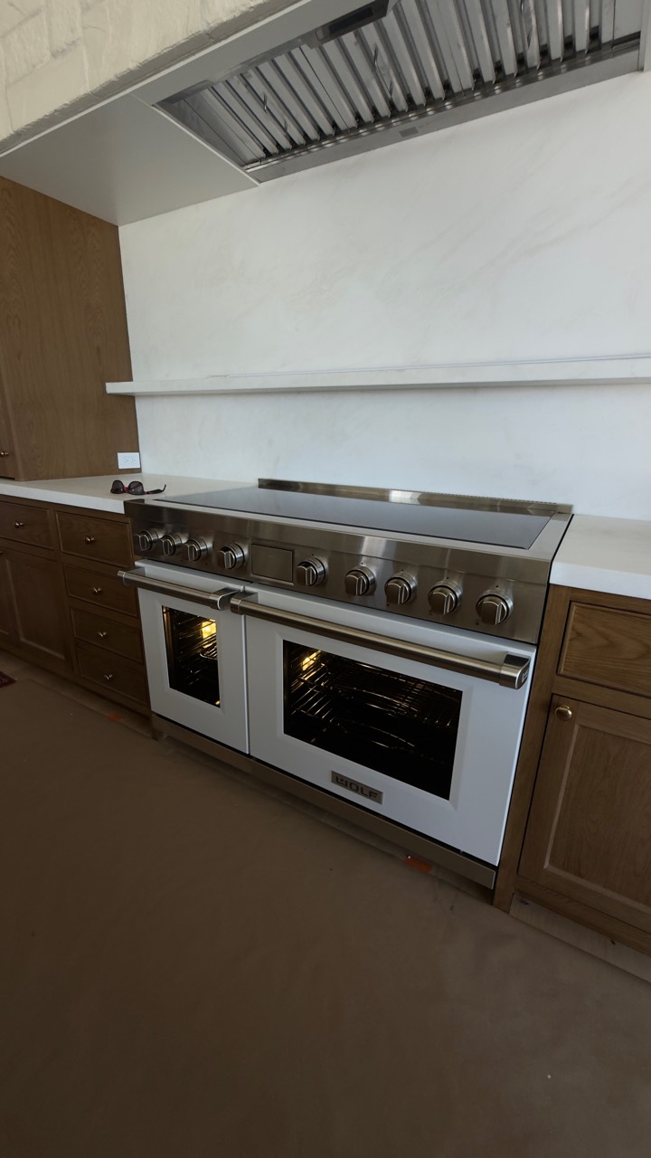 White Wolf range with integrated ventilation